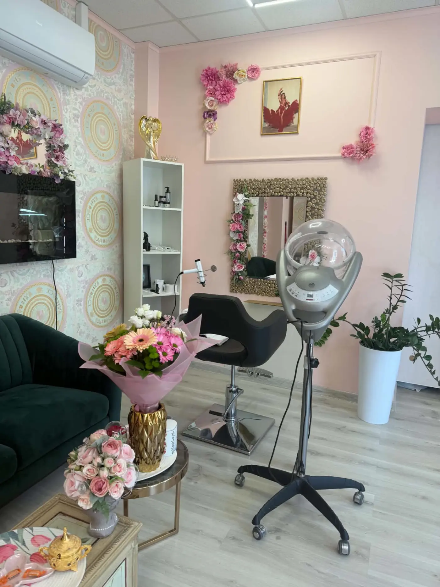 Wnętrze Atelier Christian Radom — premium barber studio